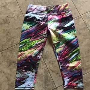 Women’s activewear crop leggings